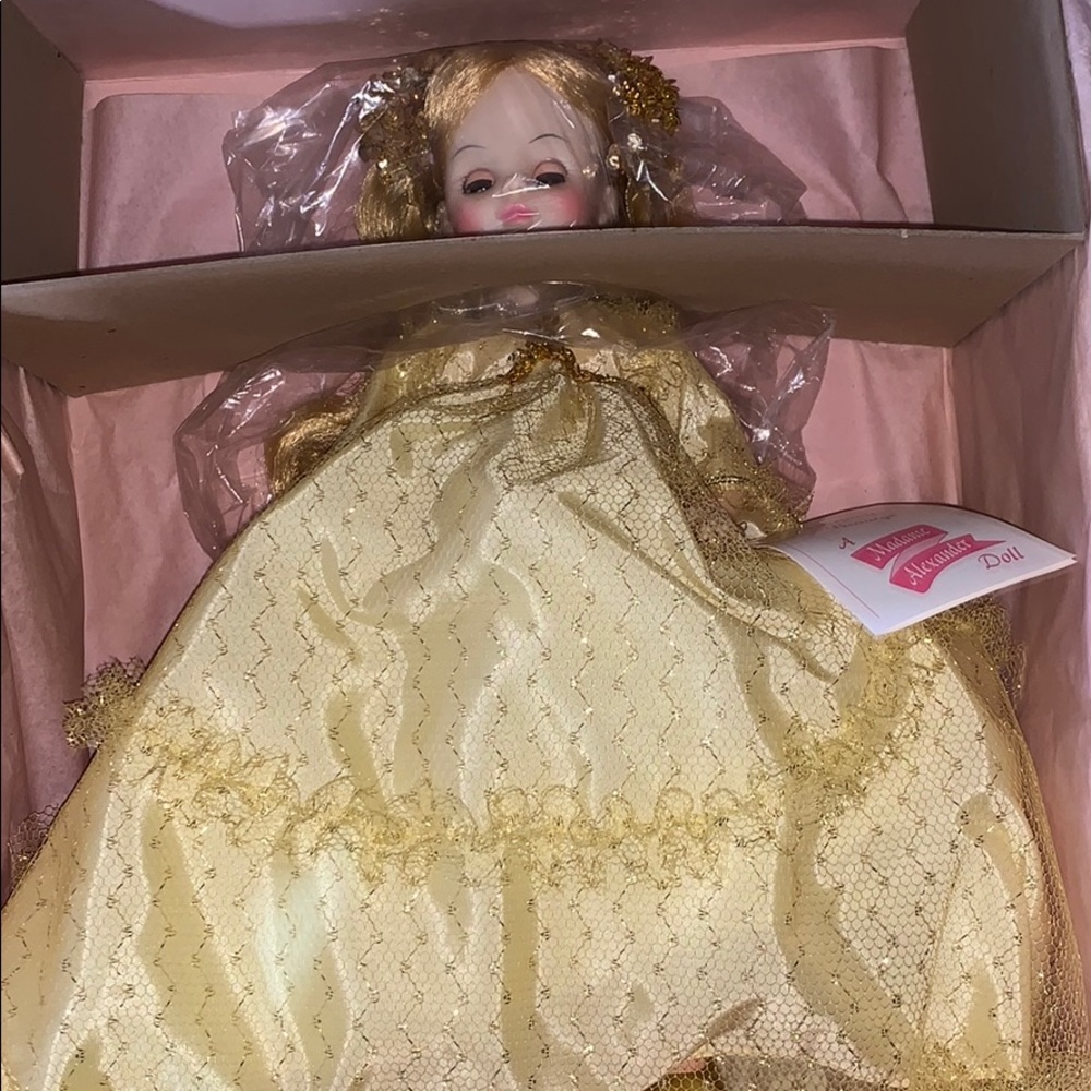 Madame Alexander Sleeping Beauty #1595 Doll - Picture 4 of 6